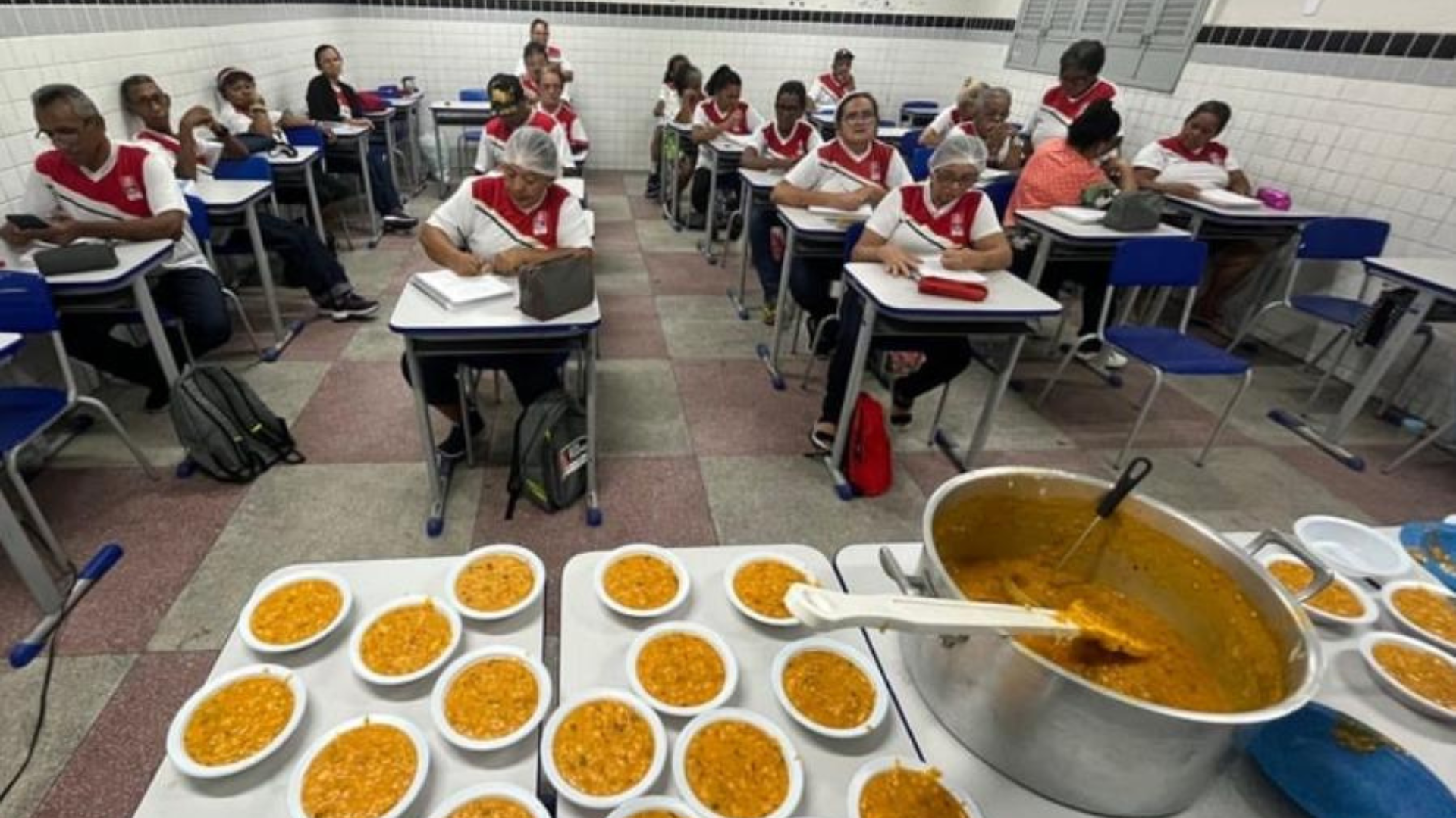 Culinária leva afeto e aprendizagem para turmas da EJA na Paraíba