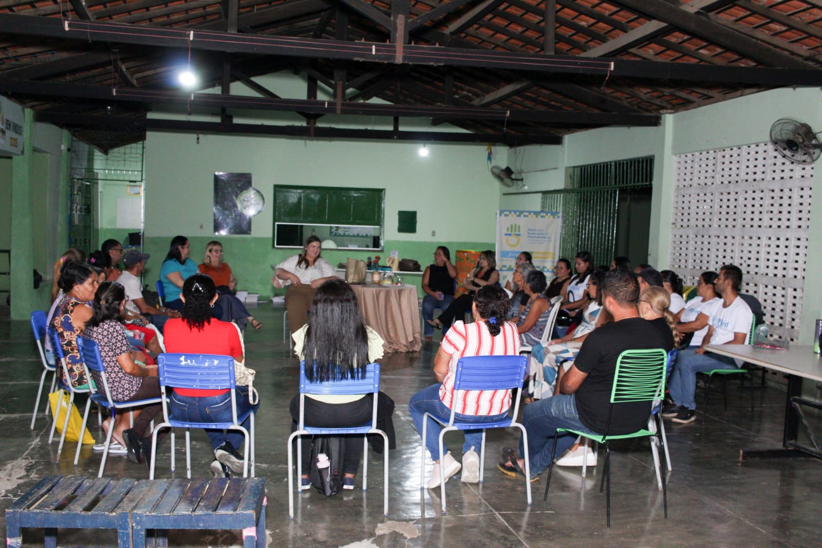 Partilha de histórias de vida fortalece vínculo entre alunos da EJA no Piauí