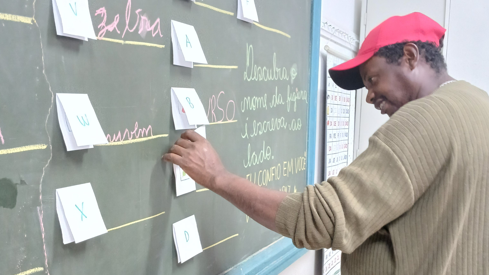 Projeto engaja estudantes e zera evasão na EJA em escola de Minas Gerais