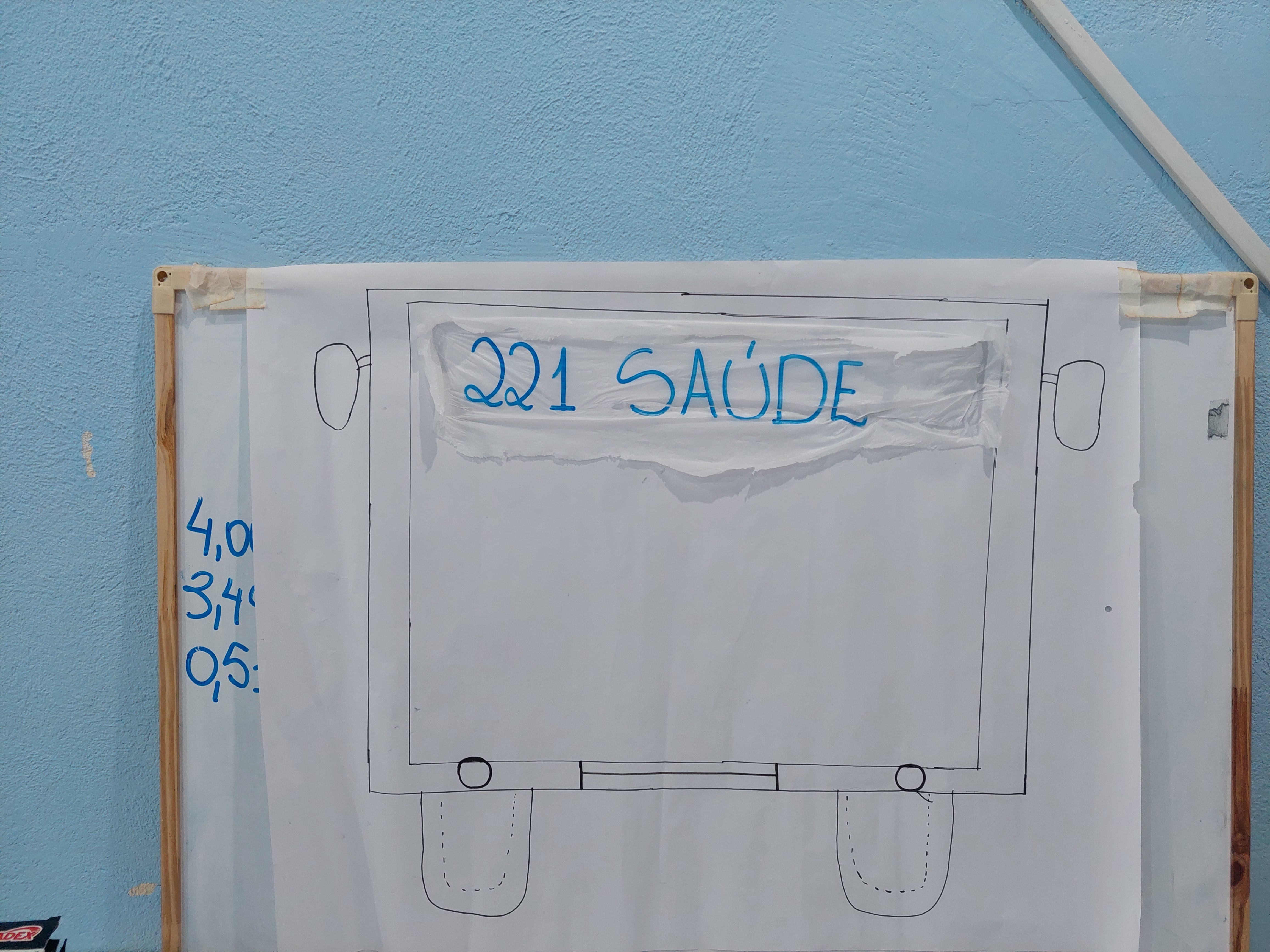 Desenho de ônibus em cartolina